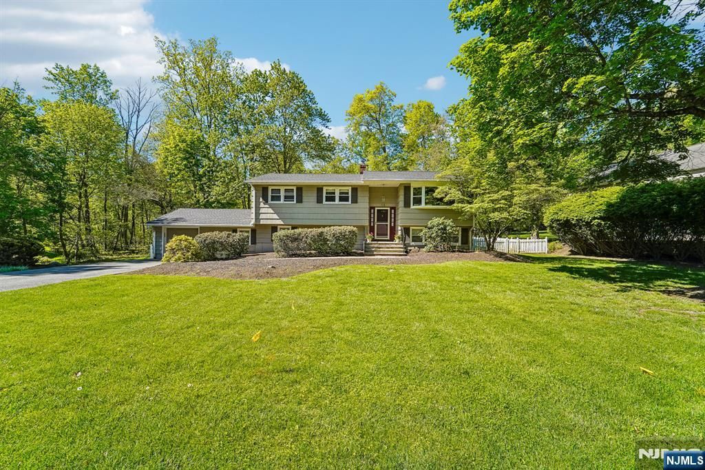 Photo of 44 Brookwood Drive, Mahwah, NJ 07430 (MLS # 26014636)