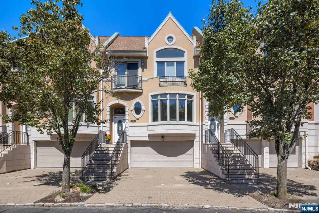 121 Winding Creek Way