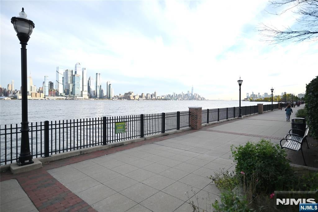 4 Henley Place 4