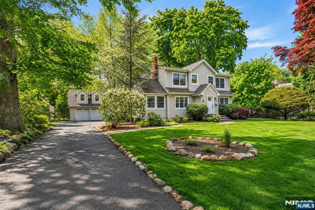 Photo of 63 Park Avenue, Wyckoff, NJ 07481 (MLS # 26016438)