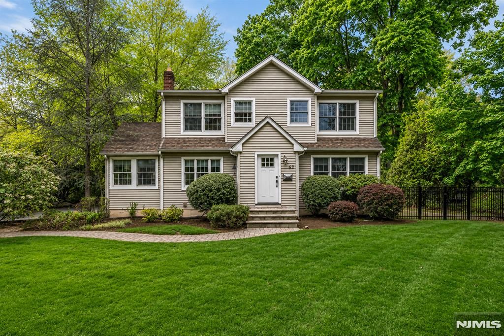Photo of 63 Park Avenue, Wyckoff, NJ 07481 (MLS # 26016438)