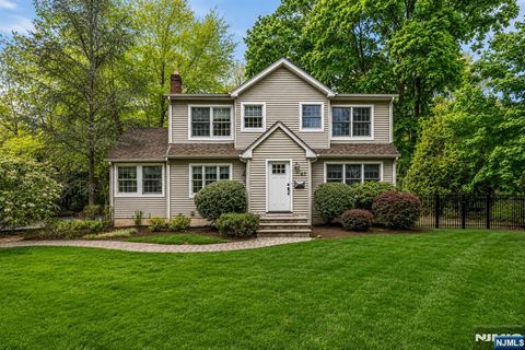 Photo of 63 Park Avenue, Wyckoff, NJ 07481 (MLS # 26016438)