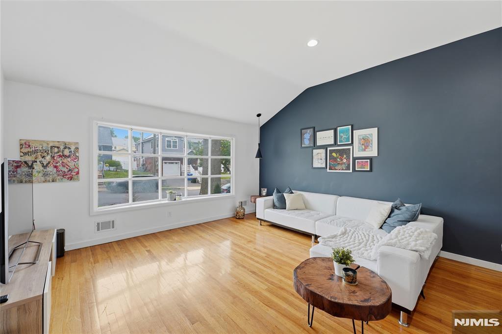 17 Arthur Drive
