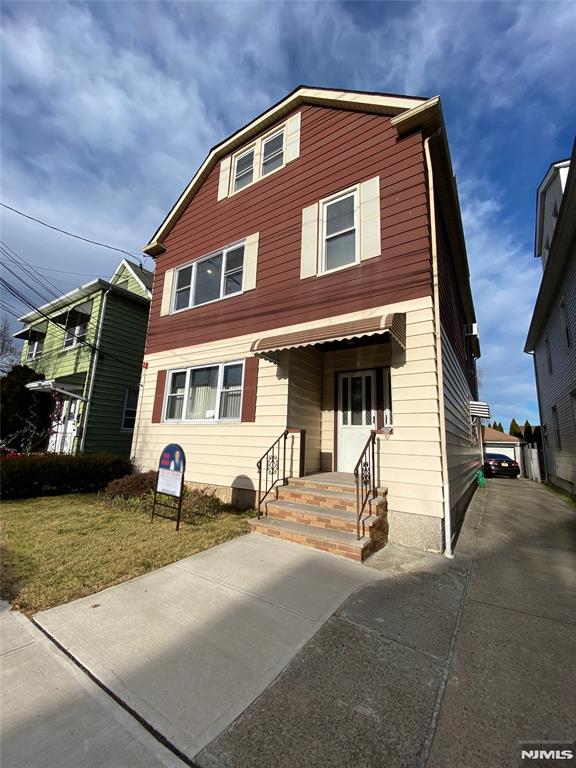 106 Speer Ave 3, Clifton, New Jersey - 2 Bedrooms  
1 Bathrooms  
5 Rooms - 