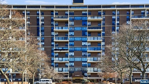 Photo of 2 Horizon Rd #1010, Fort Lee, NJ 07024 (MLS # 26020832)