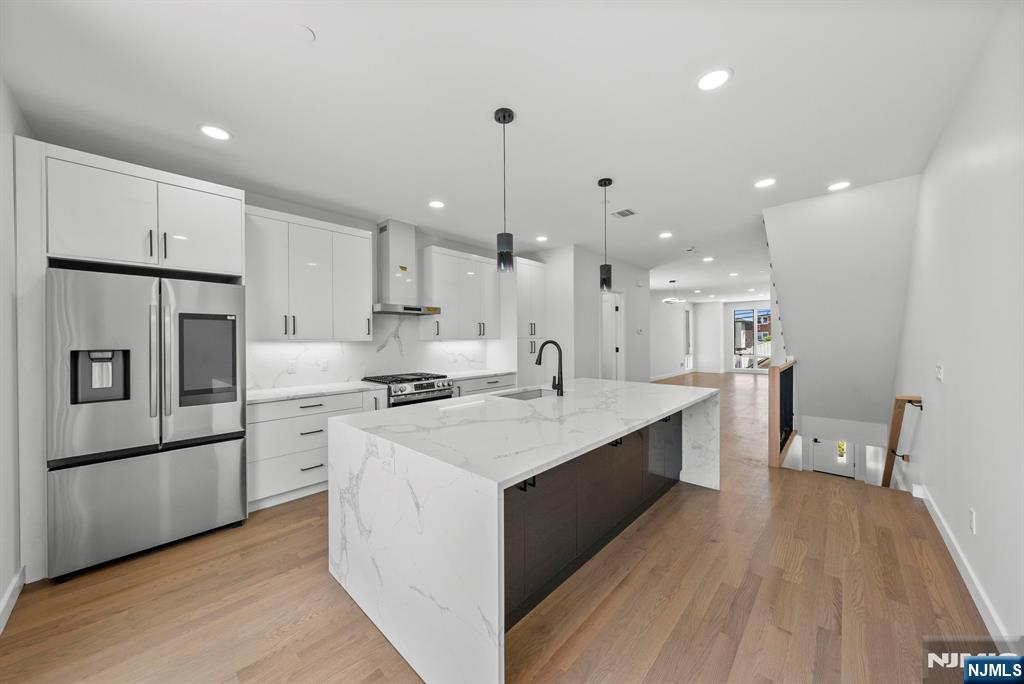 793 Inwood Terrace