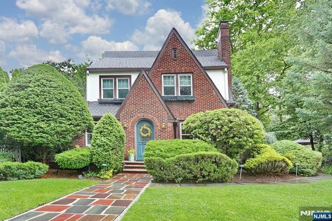 449 Meadowbrook Avenue Ridgewood NJ 07450