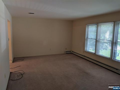 39 1 & 2 Smith Waldwick NJ 07463