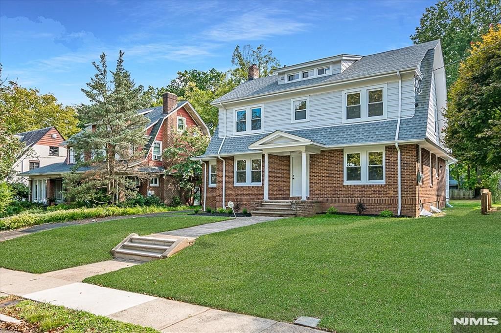 Photo of 140 Oakview Avenue, Maplewood, NJ 07040 (MLS # 25042459)