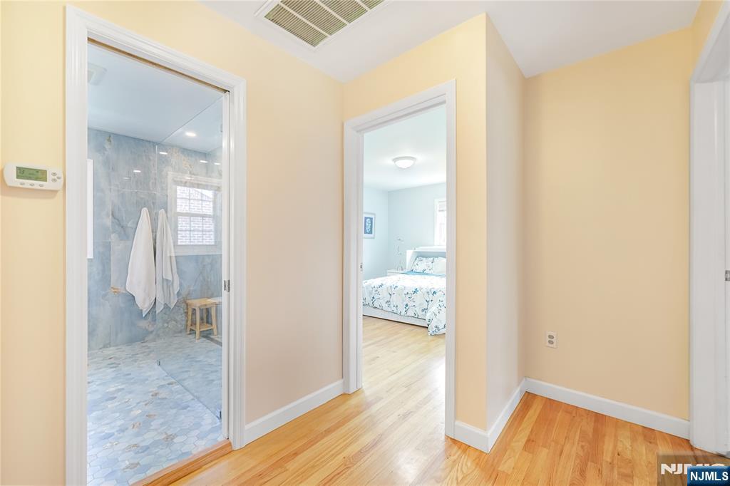 Hasbrouck Heights, New Jersey 07604, United States, 3 Bedrooms Bedrooms, ,2 BathroomsBathrooms,Residential,Pending,185426