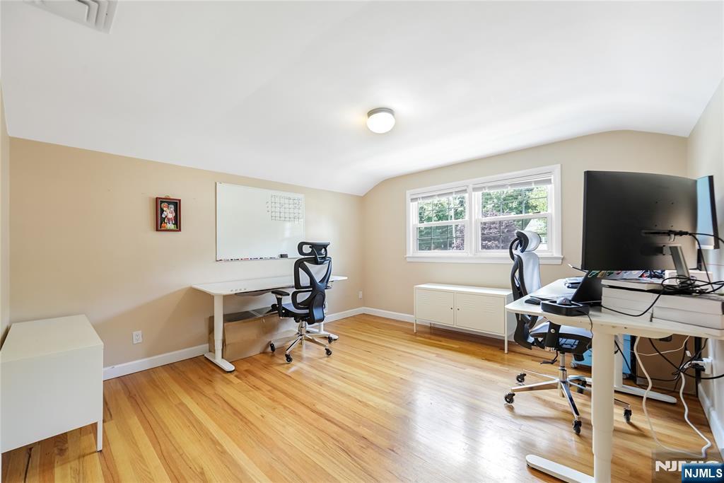 Hasbrouck Heights, New Jersey 07604, United States, 3 Bedrooms Bedrooms, ,2 BathroomsBathrooms,Residential,Pending,185426