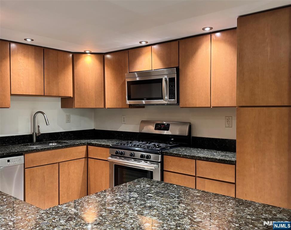1203 River Road 1G
