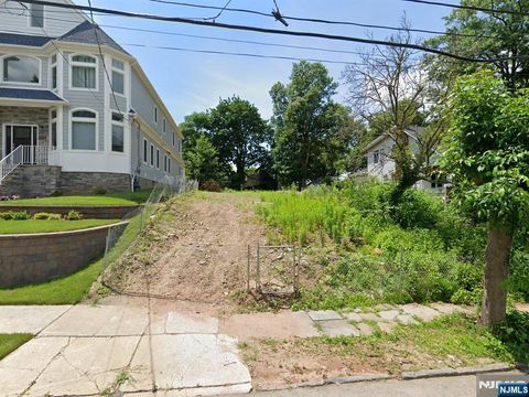 133 Francisco Avenue Rutherford NJ 07070