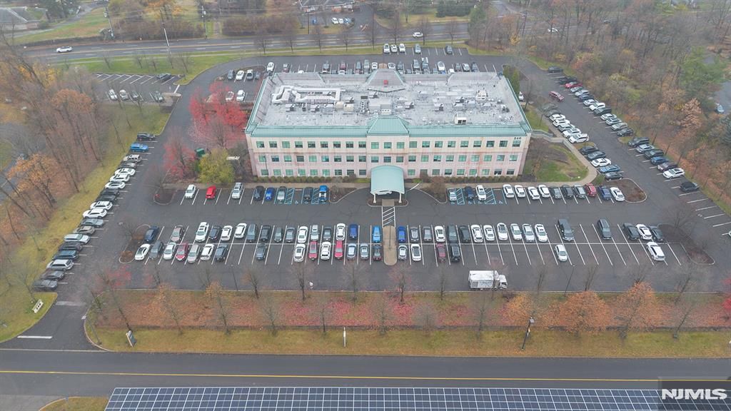 Photo of 246 Hamburg Turnpike #305F, Wayne, NJ 07470 (MLS # 25042456)