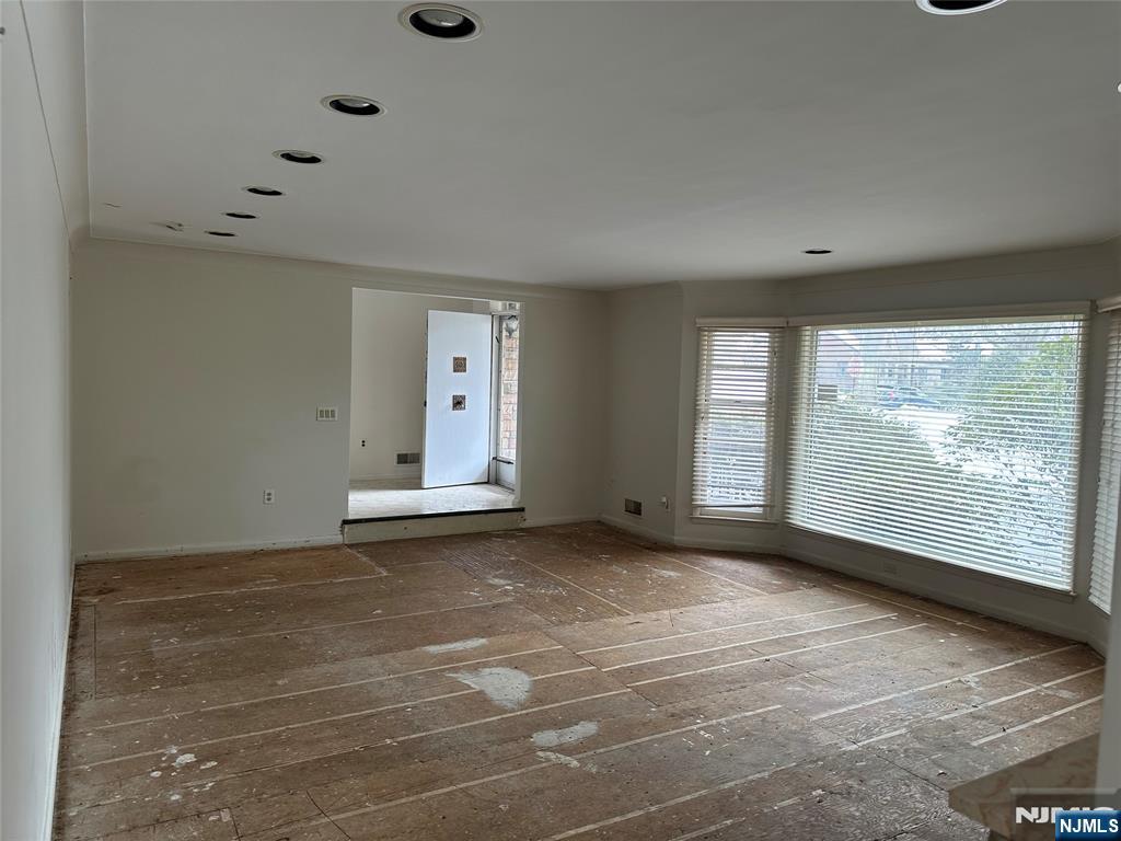 633 Wilmerding Avenue