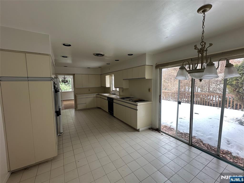 633 Wilmerding Avenue