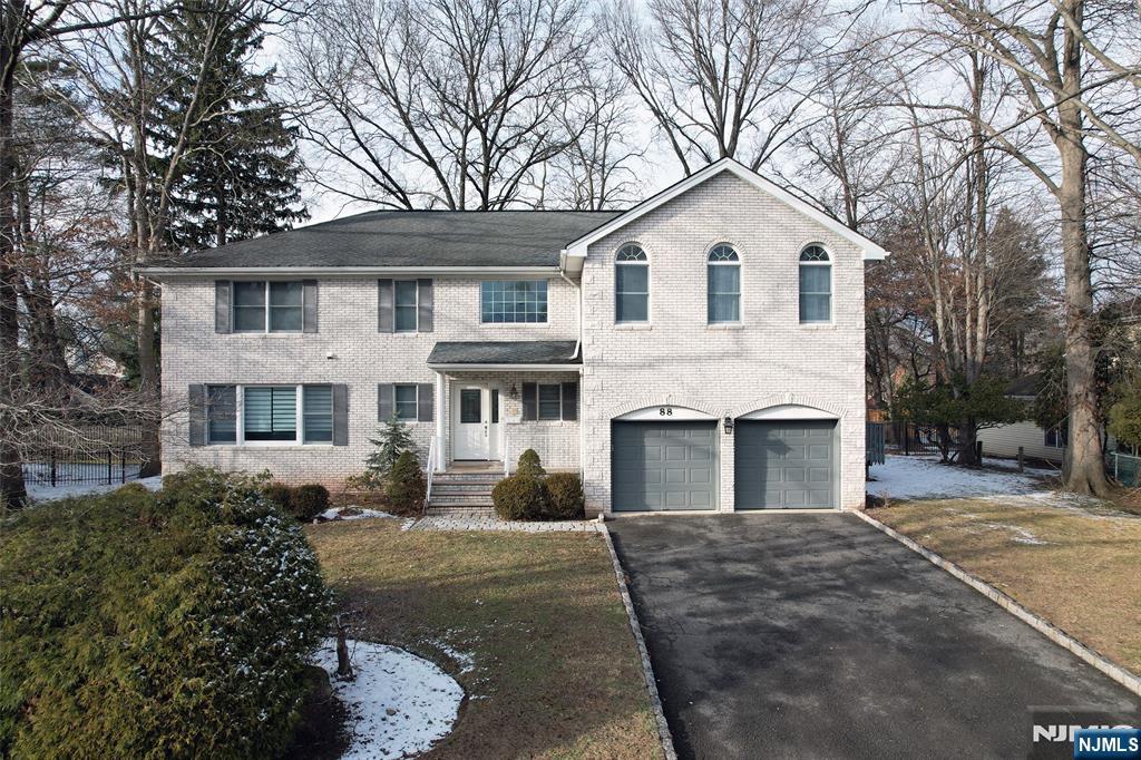Rental Property at 88 Alpine Dr, Closter, New Jersey - Bedrooms: 5 
Bathrooms: 3 
Rooms: 9  - $8,500 MO.