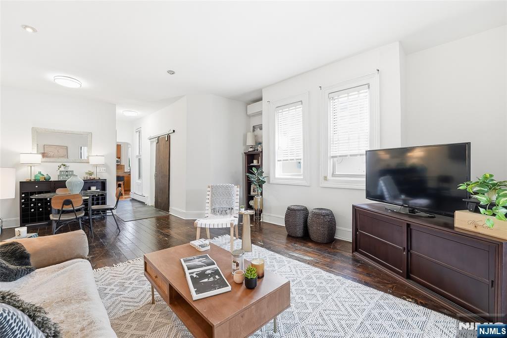 913-915 Willow Avenue 4A