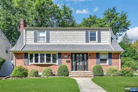 Photo of 1000 Alpine Drive, Teaneck, NJ 07666 (MLS # 26033701)