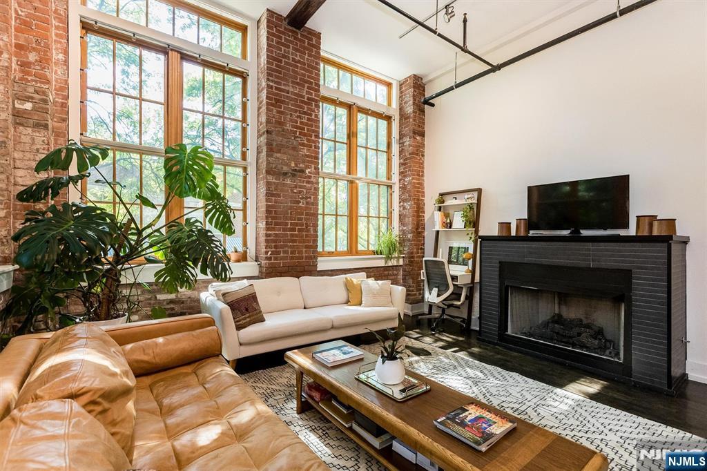 25 Clark Street 205