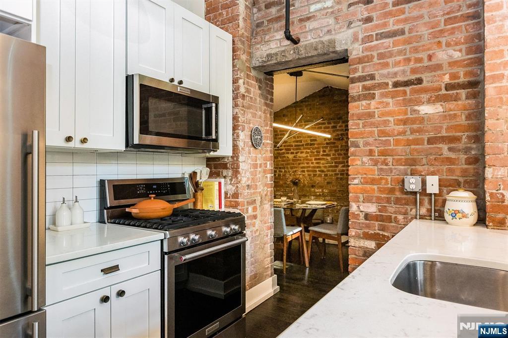 25 Clark Street 205