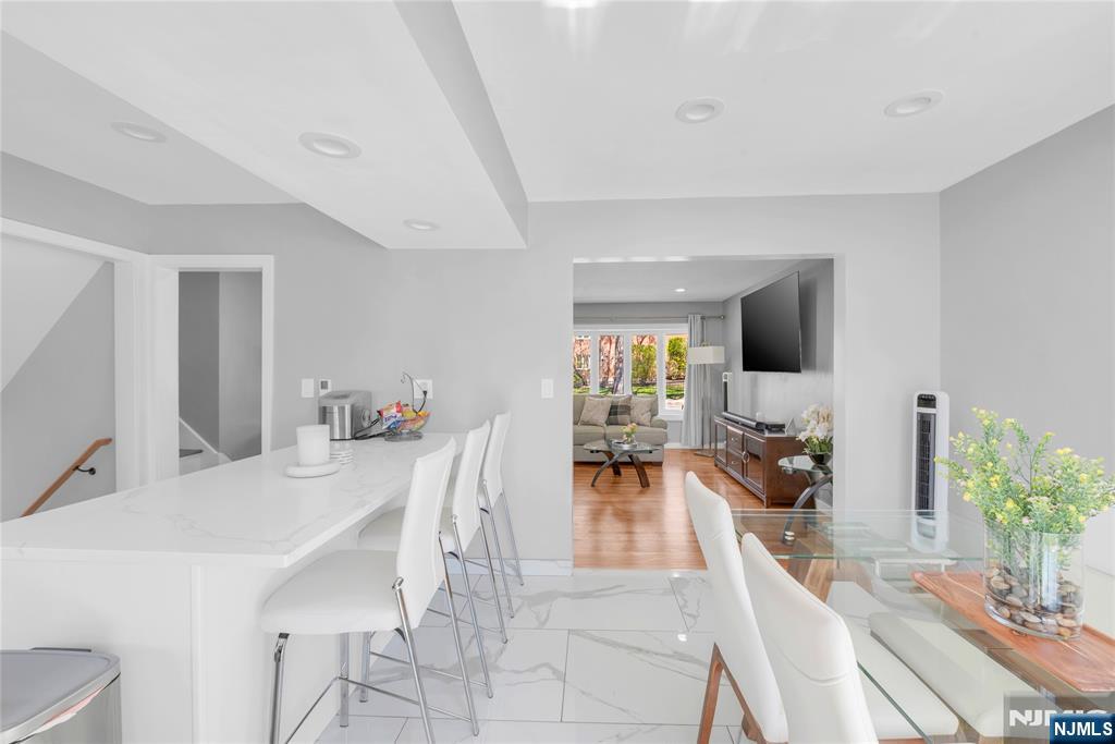 136 E Clinton Avenue