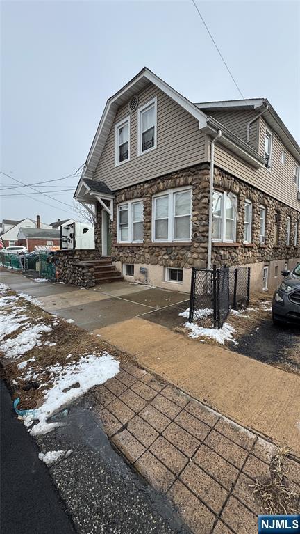 22 Garfield Ave 2, Garfield, New Jersey - 3 Bedrooms  
1 Bathrooms  
5 Rooms - 