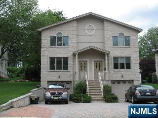 Rental Property at 33 Franklin St B, Tenafly, New Jersey - Bedrooms: 3 
Bathrooms: 4 
Rooms: 7  - $4,950 MO.