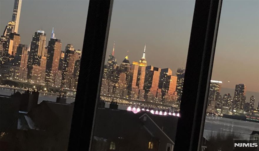 Views of the Hudson River, NYC, SOUTH EAST EXPOSURE from a Huge Bay window!!! 2 Bedroom and 2 full bath residence on the LUXURIOUS Watermark on the Hudson River! Master Bedroom with full bath and second bedroom with full bath in hallway. 1 parking space, 1 storage unit, laundry room, open state of art kitchen with granite counter top, Stainless steel appliances. Water and cooking gas are included in the condo fees. Over 40,000. sq ft. of amenities which include: Valet Parking, 24/7 Doorman and concierge services. Fully equipped health club, heated indoor and outdoor pool, guest suites available, media room w/wet bar, golf simulator, ... Welcome Home!