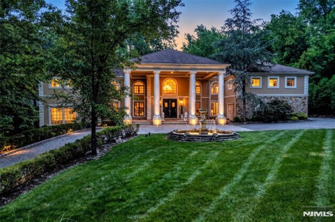 Photo of 24 WILDWOOD Road, Saddle River, NJ 07458 (MLS # 26017867)
