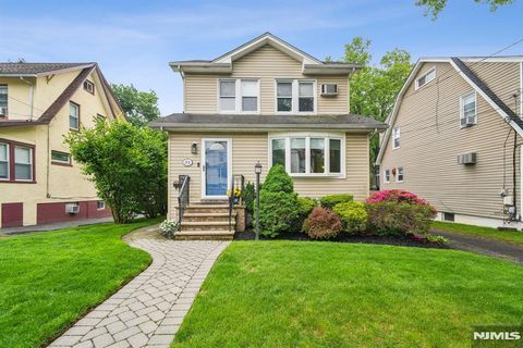 34 Carlisle Street Bergenfield NJ 07621