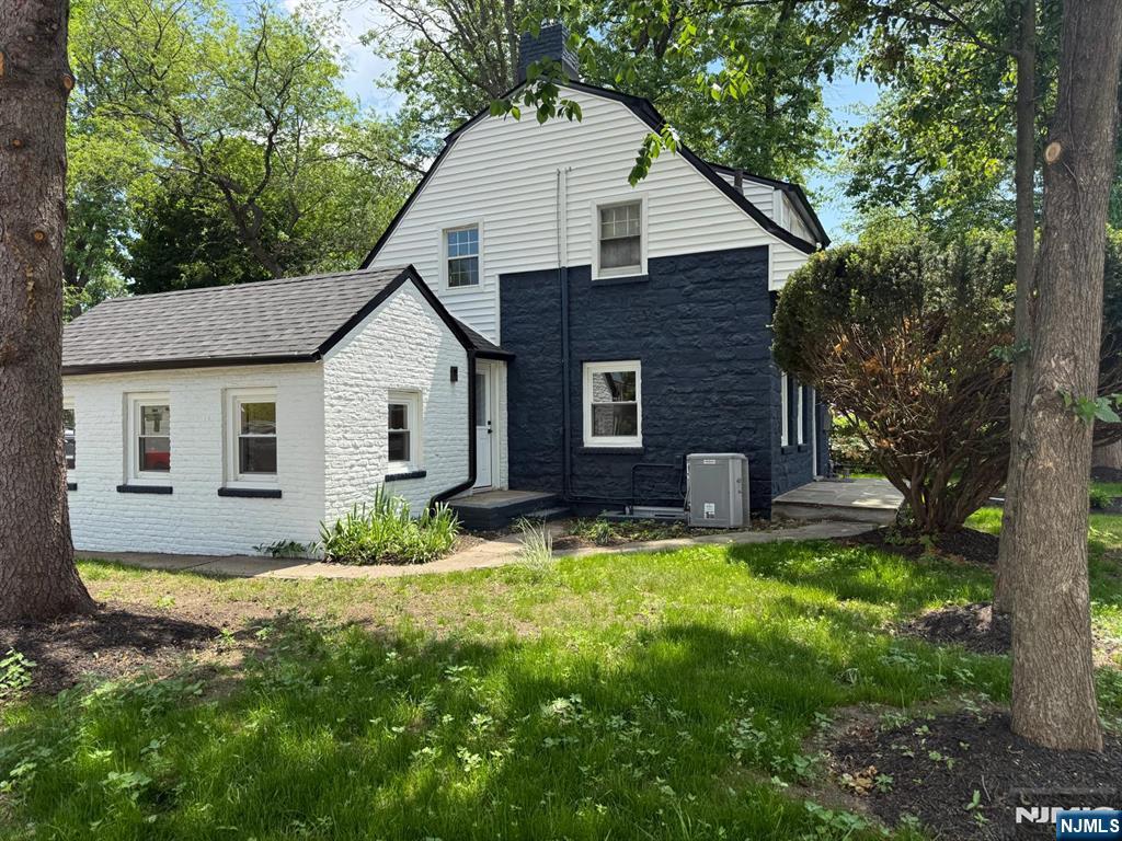 867 River Road