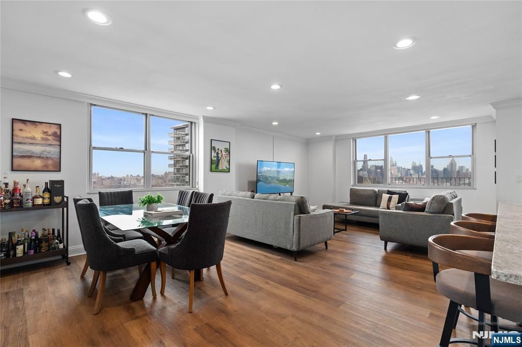 Photo of 6040 Boulevard East #18c, West New York, NJ 07093 (MLS # 25034156)