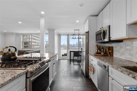 Photo of 6040 Boulevard East #18c, West New York, NJ 07093 (MLS # 25034156)