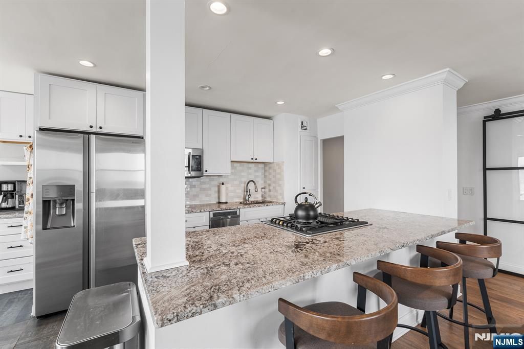Photo of 6040 Boulevard East #18c, West New York, NJ 07093 (MLS # 25034156)