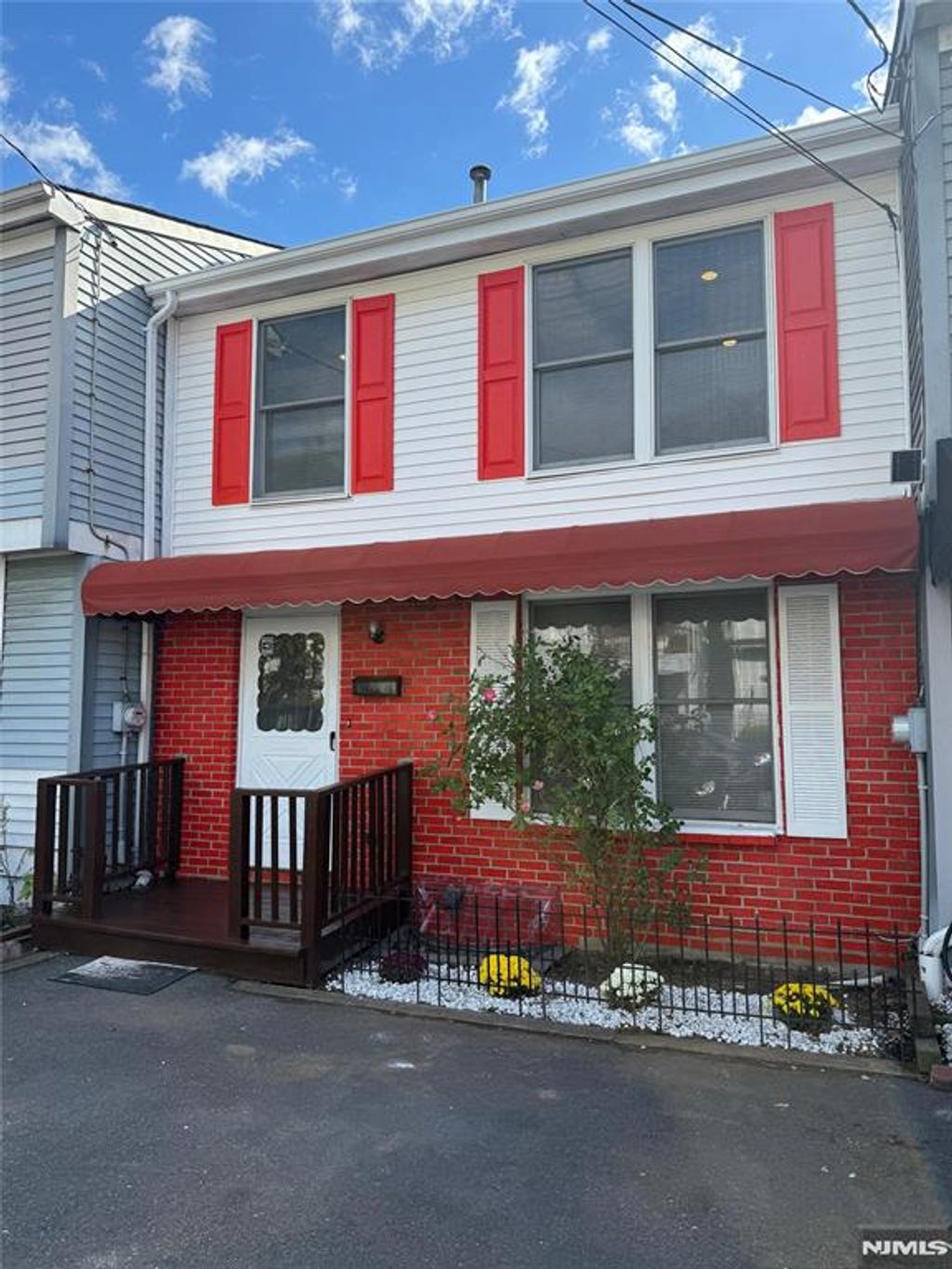 Photo of 200202 Pearl Street, Paterson, NJ 07501 (MLS # 25037307)