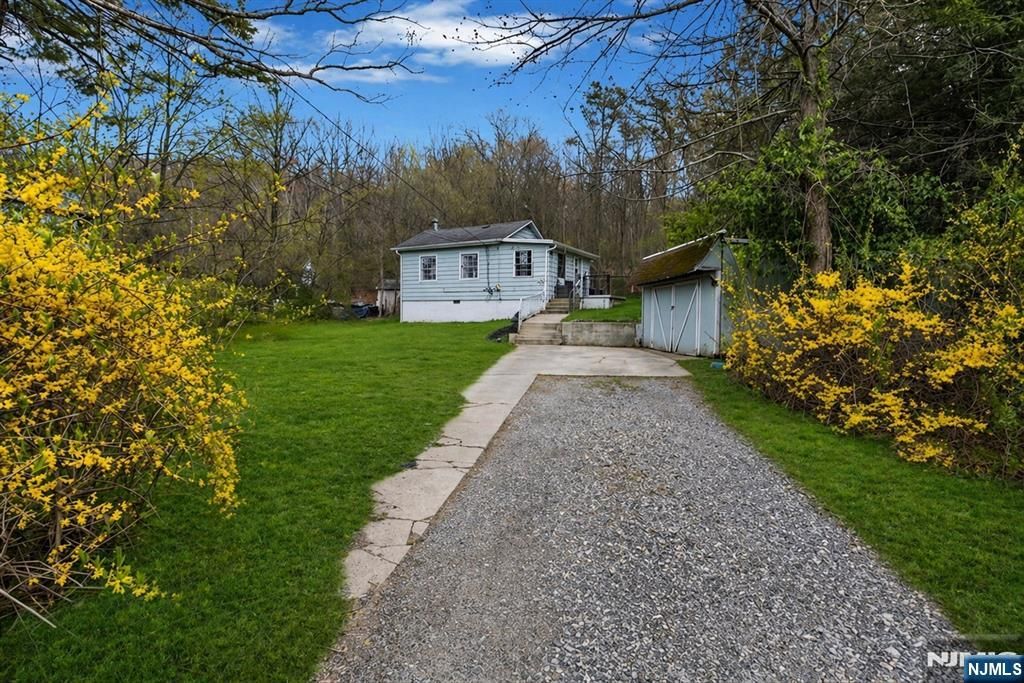 Photo of 210 Lake Shore Drive, West Milford, NJ 07421 (MLS # 26014453)