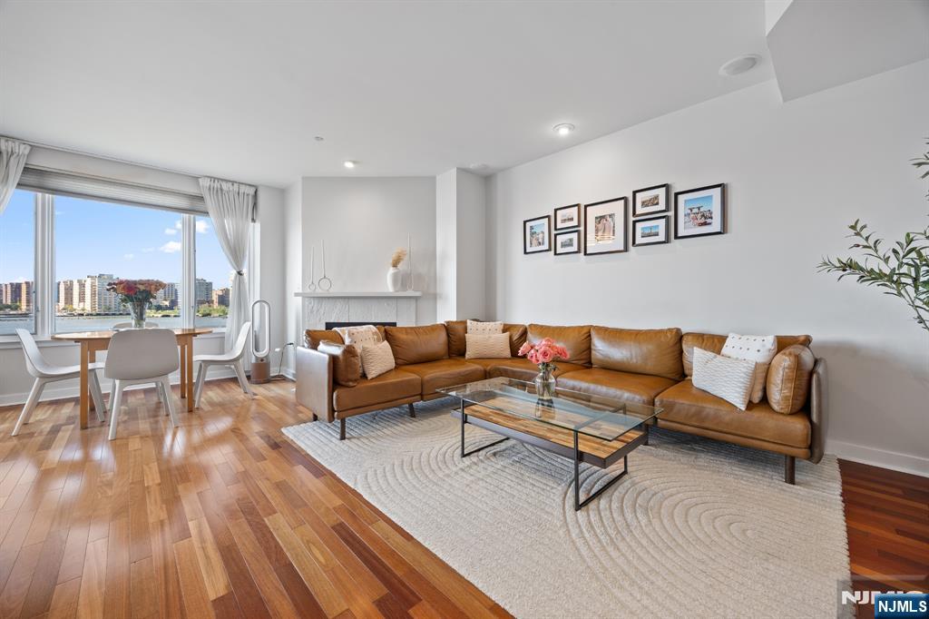 600 Harbor Boulevard 964