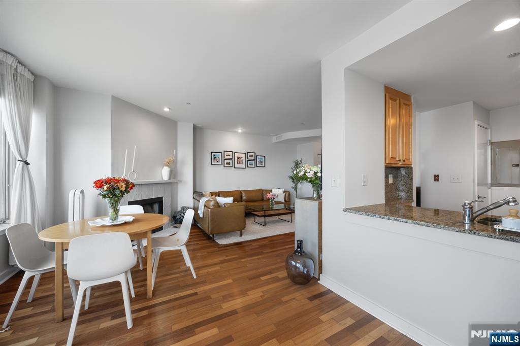 600 Harbor Boulevard 964