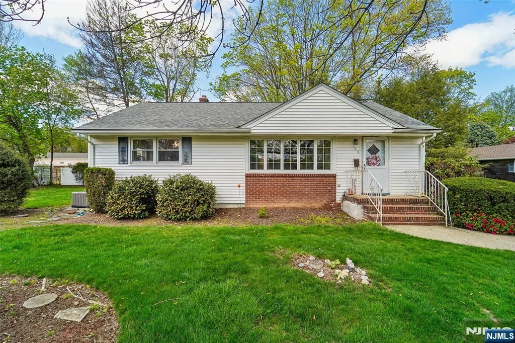 Photo of 193 Homestead Road, Paramus, NJ 07652 (MLS # 26012279)