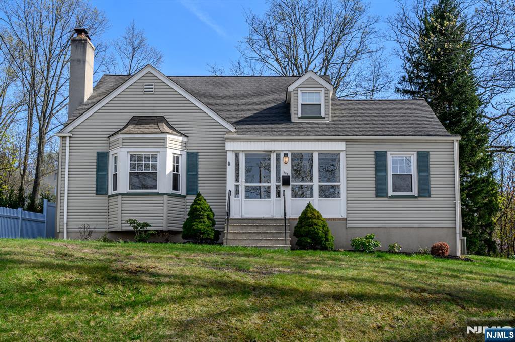 Property for Sale at 102 Fairview Avenue, West Orange, New Jersey - Bedrooms: 3 
Bathrooms: 3 
Rooms: 7  - $650,000