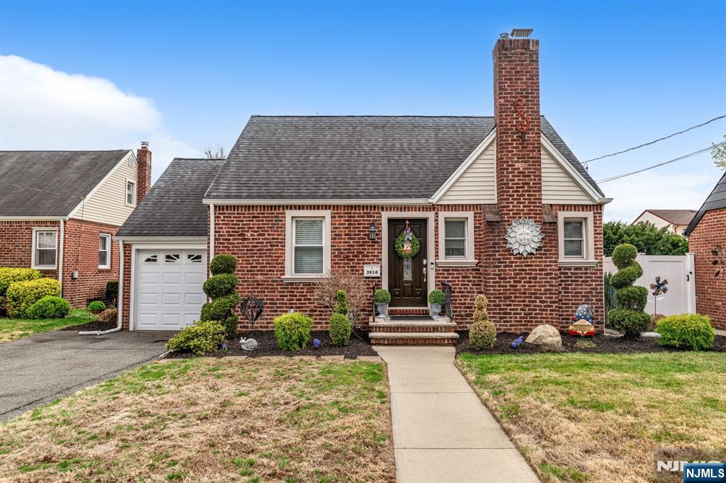 3914 Sunderland Drive, Fair Lawn, New Jersey - 3 Bedrooms  
3 Bathrooms  
10 Rooms - 