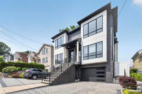 Photo of 211 Slocum Way #B, Fort Lee, NJ 07024 (MLS # 26012012)