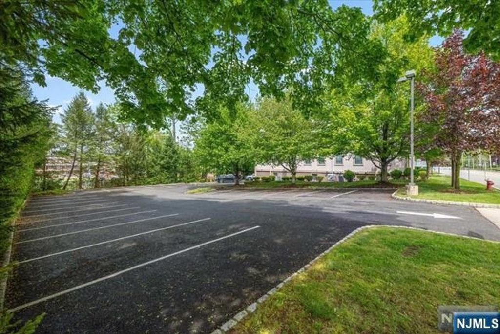 Photo of 27 S Franklin Turnpike #301, Ramsey, NJ 07446 (MLS # 26000842)