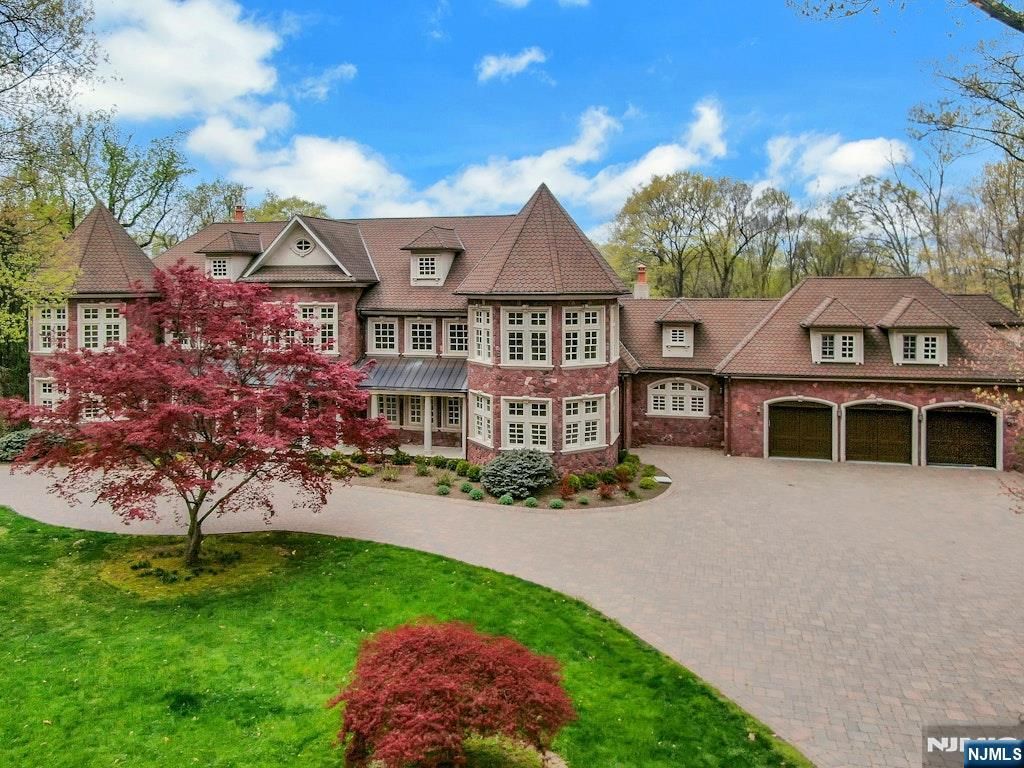 Photo of 67 Robin Lane, Alpine, NJ 07620 (MLS # 26014249)