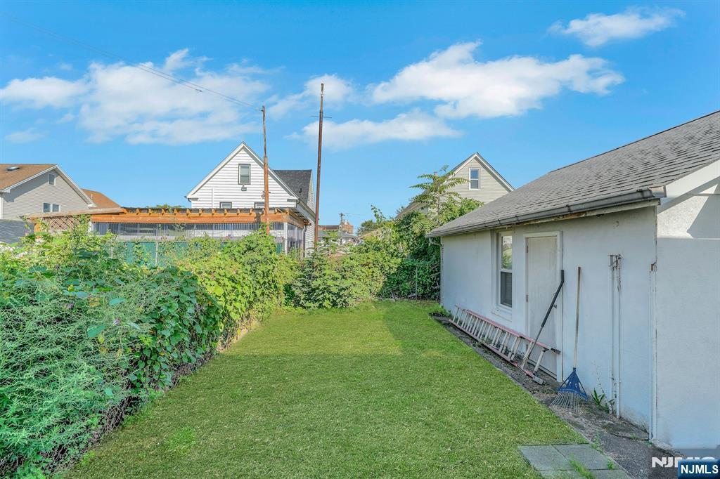 230 Lincoln Place