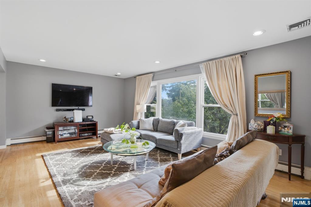 10 Rosemere Avenue