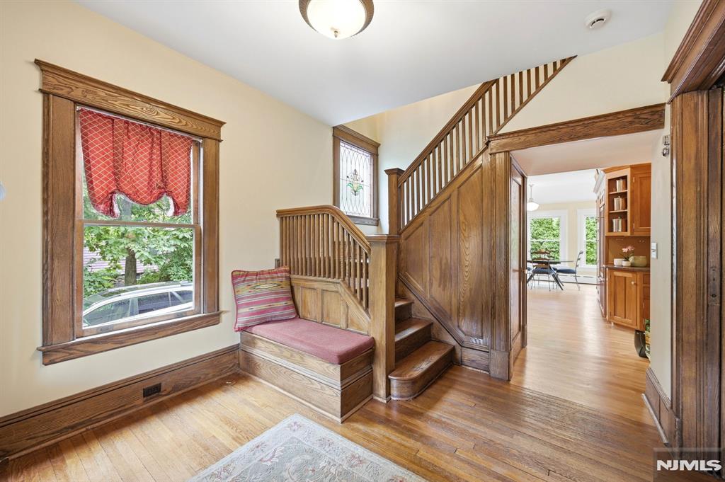 283 Highwood