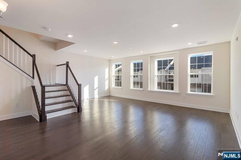 28 Colgate Drive 905