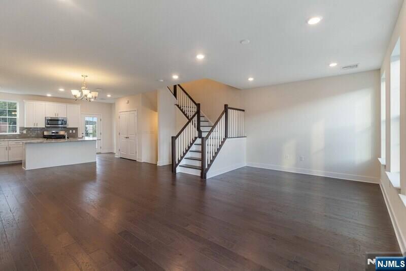 28 Colgate Drive 905